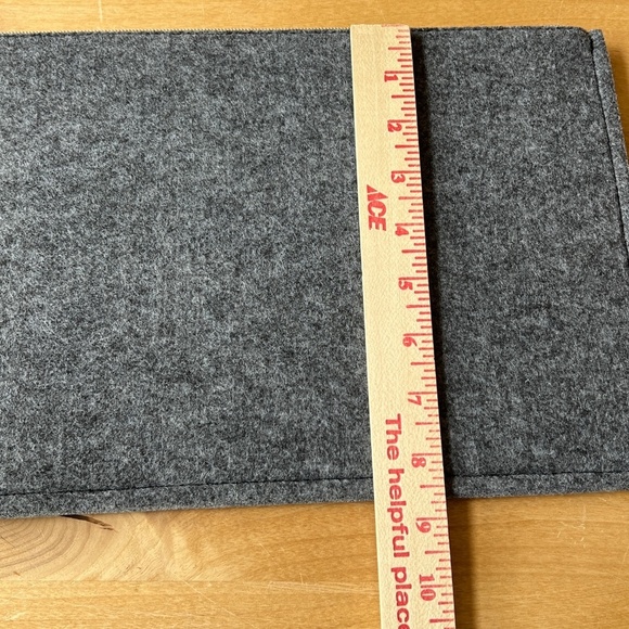 ALL IN THE CARDS FELT POUCH ZIP TOP BEADED STRAP NEW CHARCOAL MODERN CHIC - Picture 9 of 10